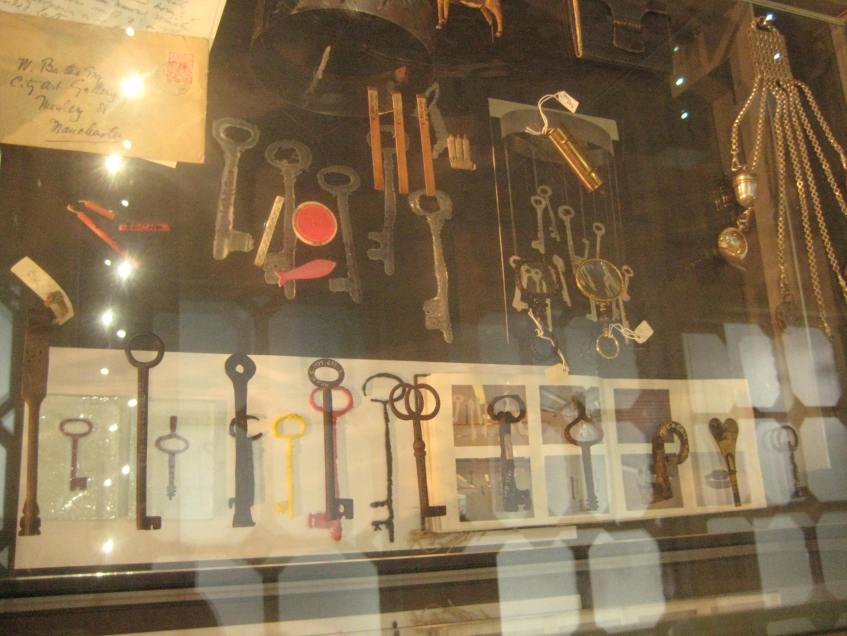 Mary Greg keys in cabinet, Manchester Art Gallery